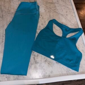 ALO Yoga Teal Blue Sports Bra and Leggings Set